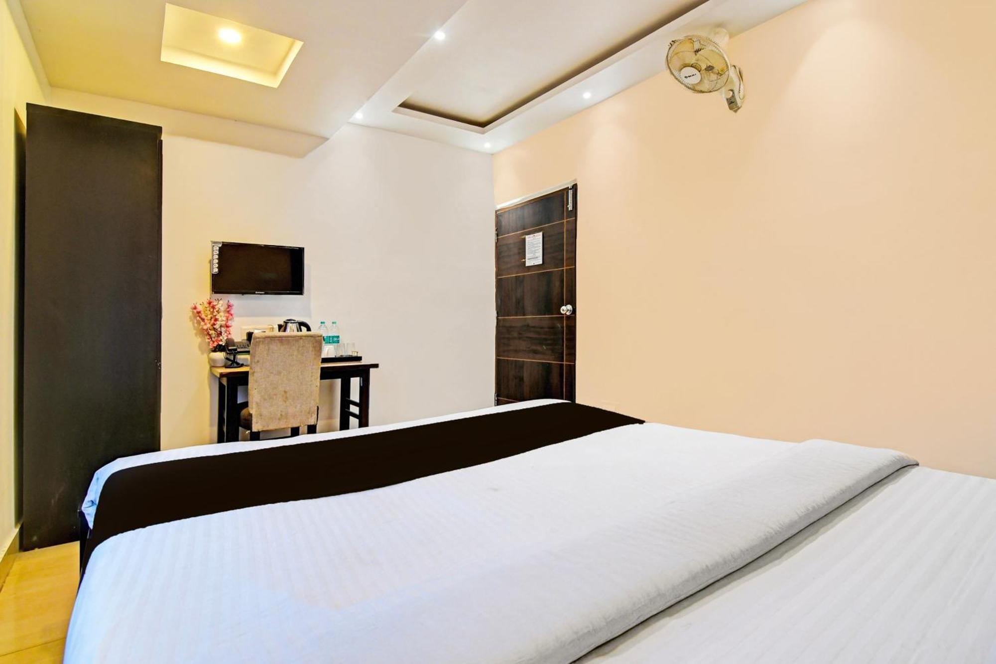 Super Hotel O Baguiati Nager Bazaar Екстериор снимка