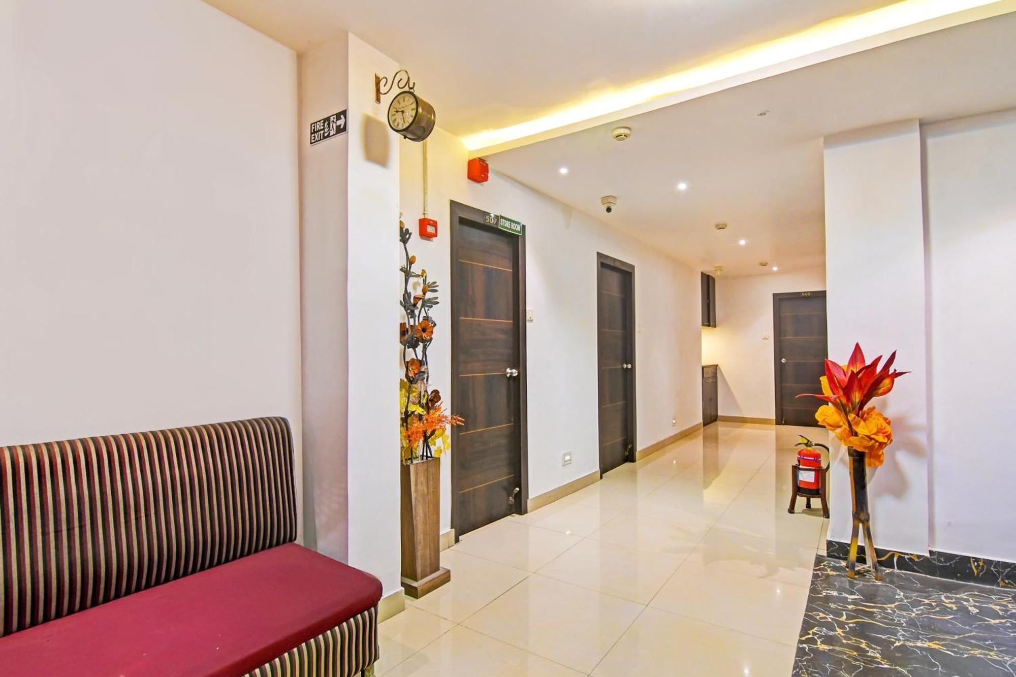 Super Hotel O Baguiati Nager Bazaar Екстериор снимка