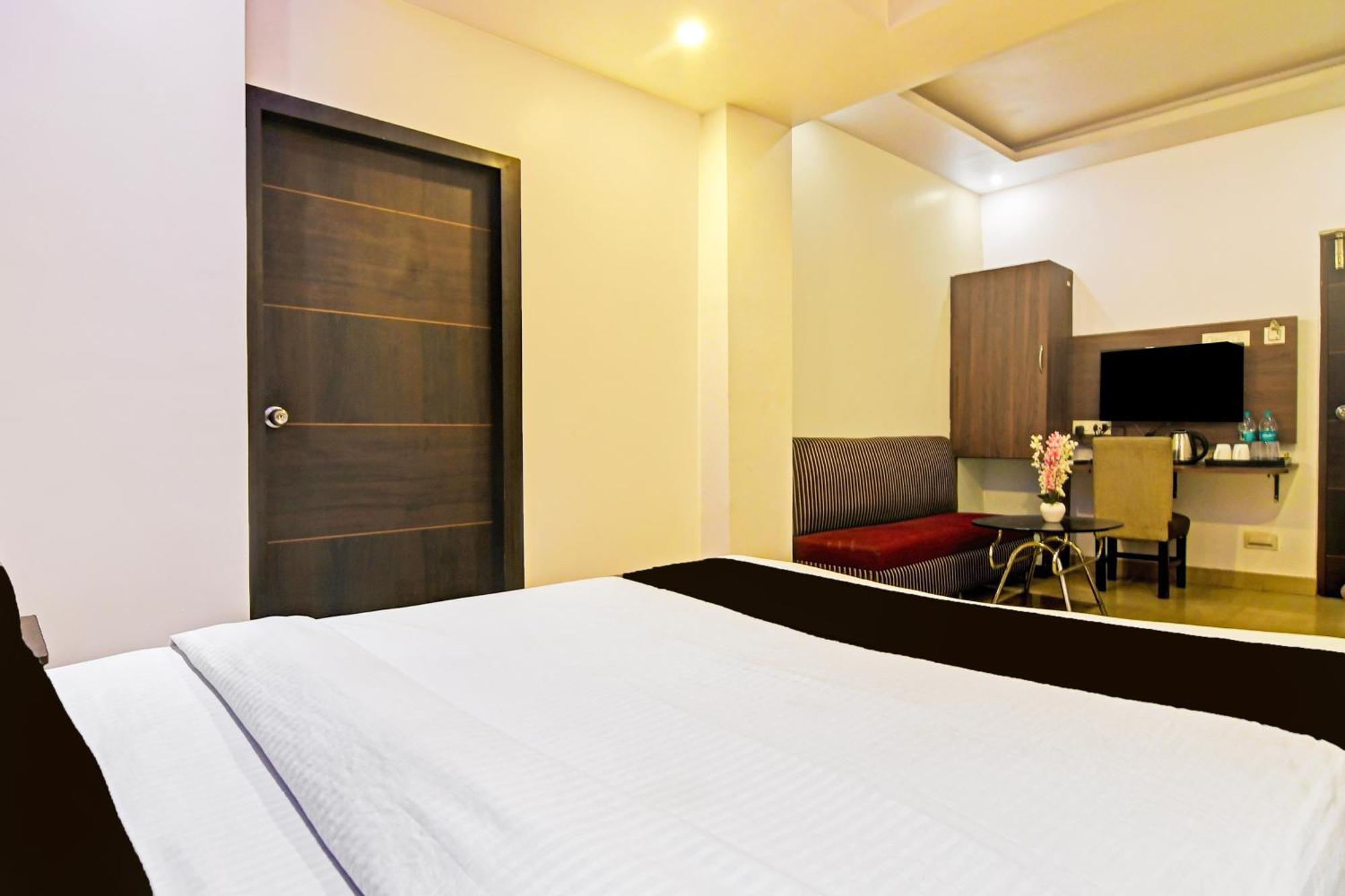 Super Hotel O Baguiati Nager Bazaar Екстериор снимка