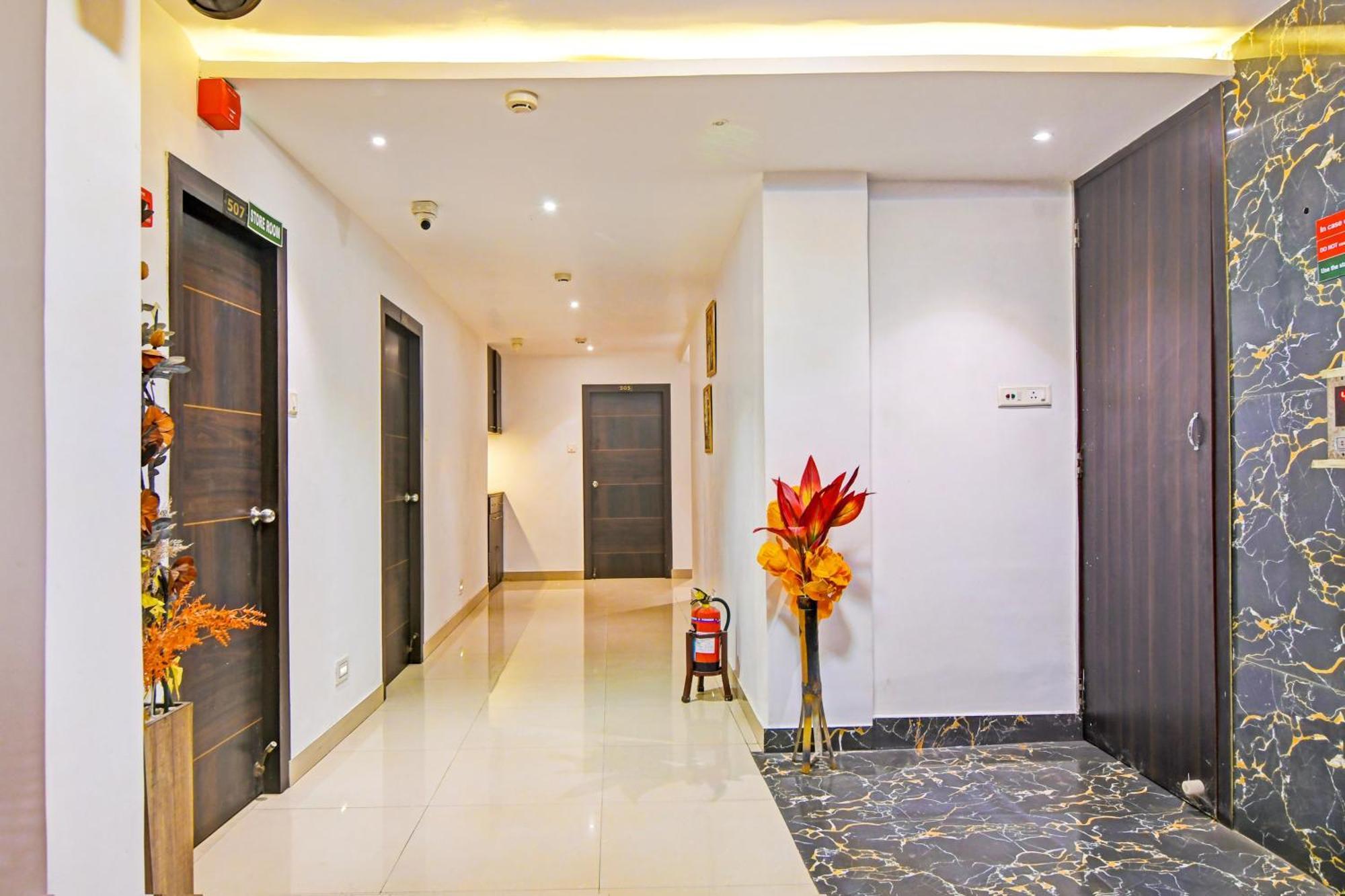 Super Hotel O Baguiati Nager Bazaar Екстериор снимка